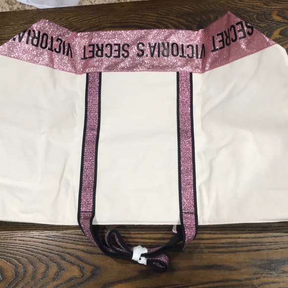 VS Weekender - Picture 3 of 3